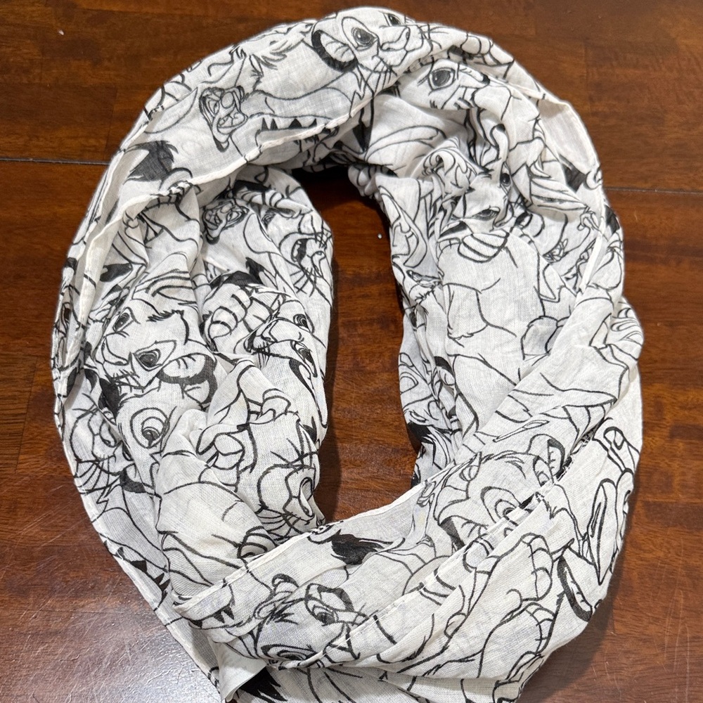 Disney Lion King Character Scarf - Black and White